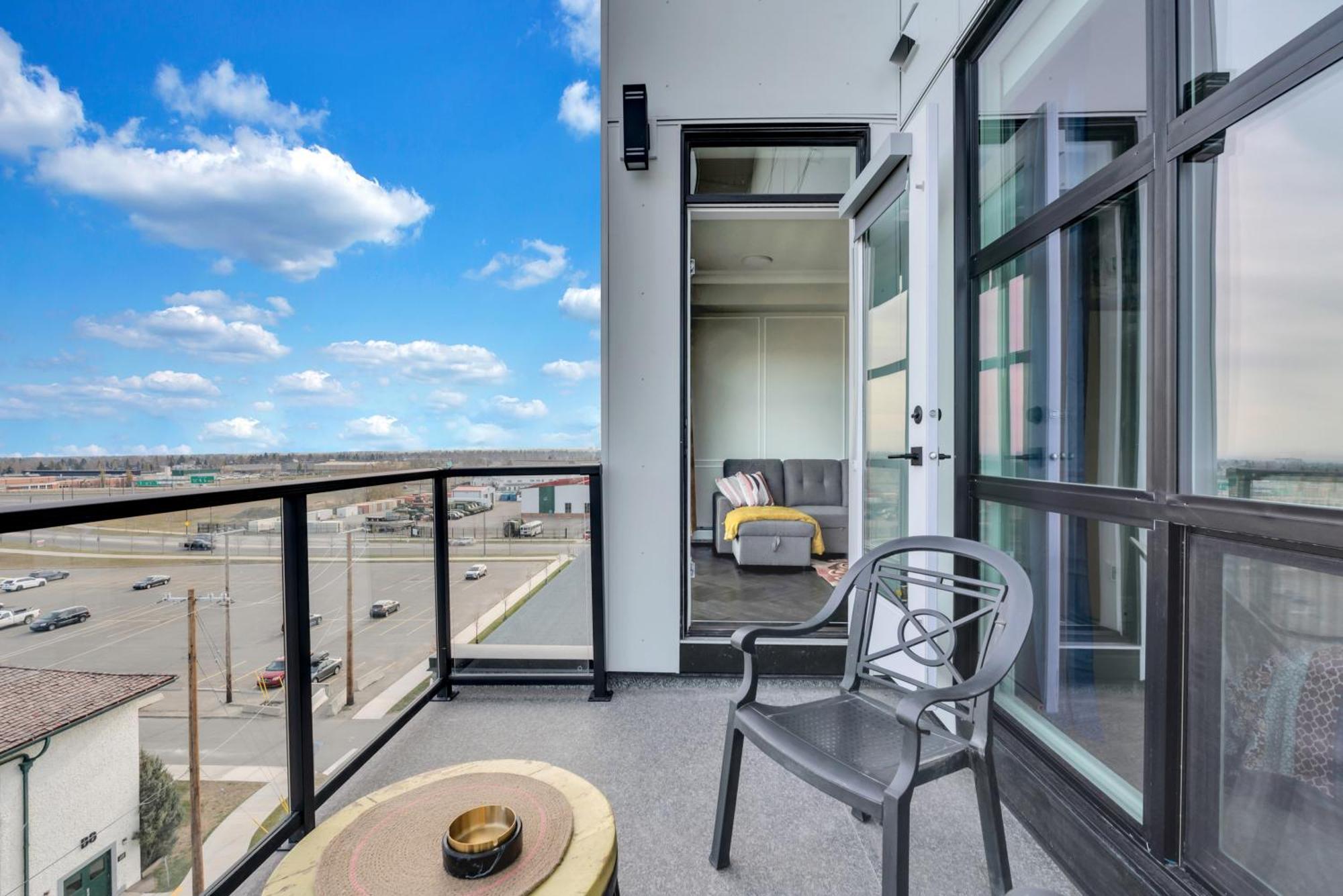 Elegant Space In Currie Apartment Calgary Exterior photo