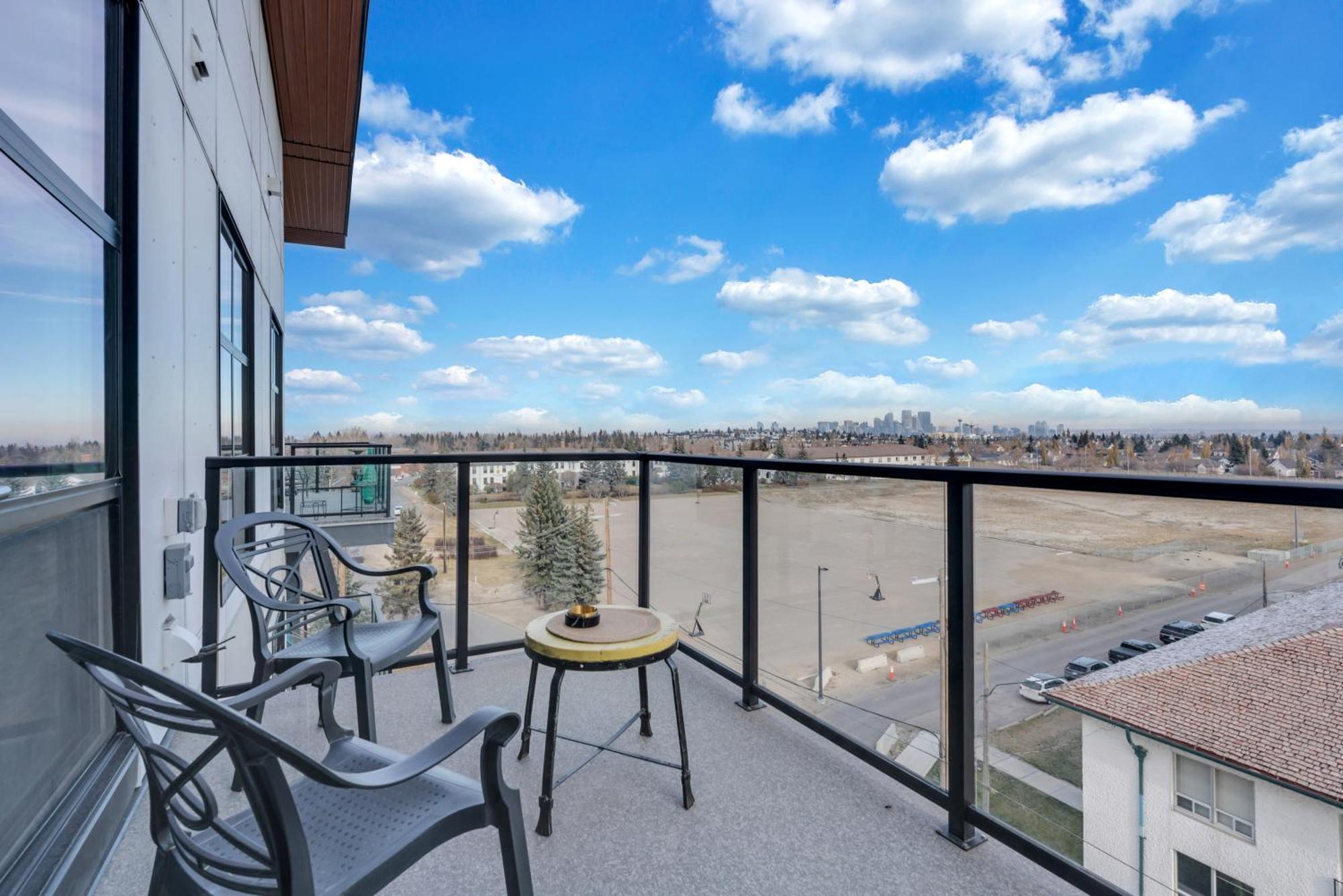 Elegant Space In Currie Apartment Calgary Exterior photo