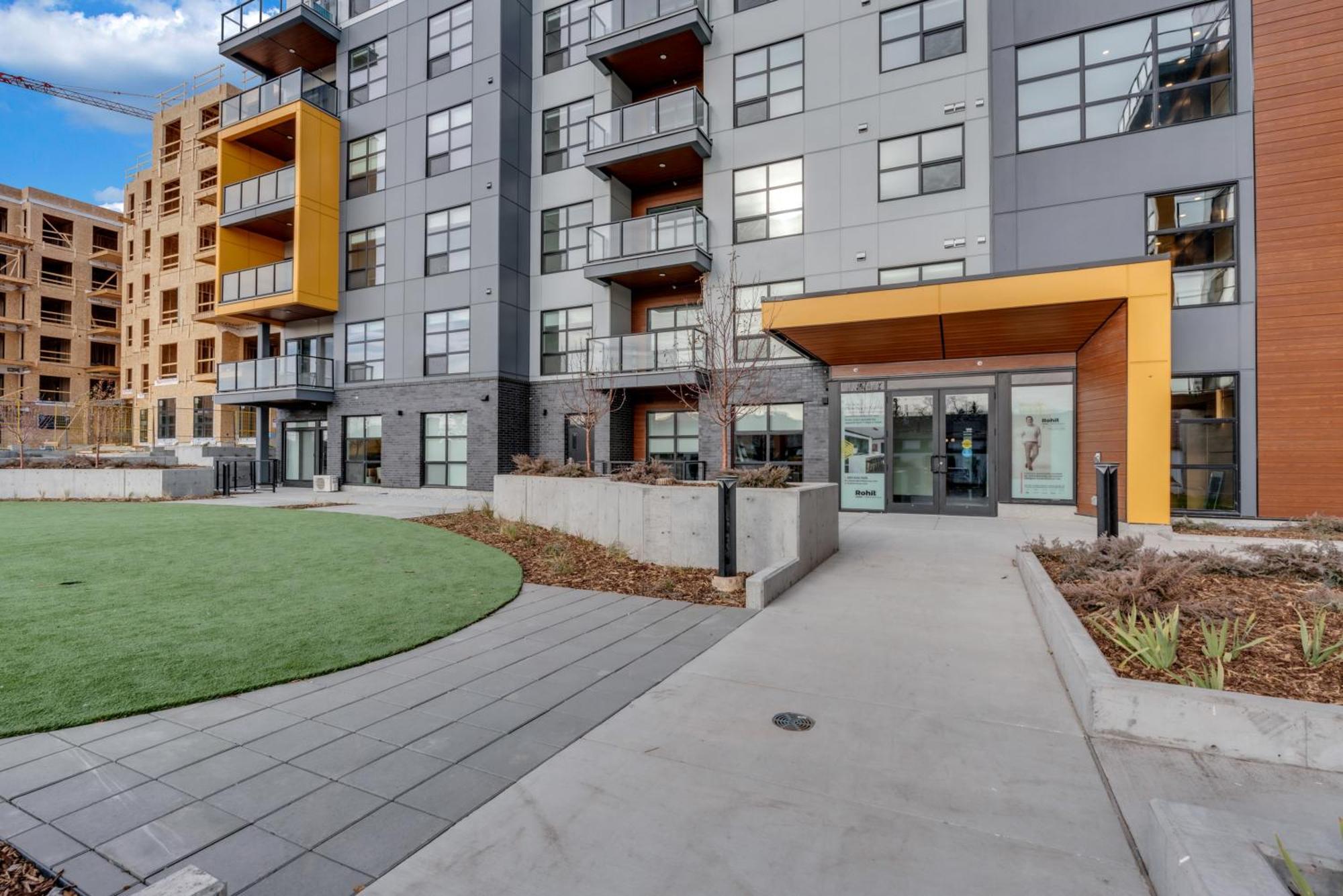 Elegant Space In Currie Apartment Calgary Exterior photo